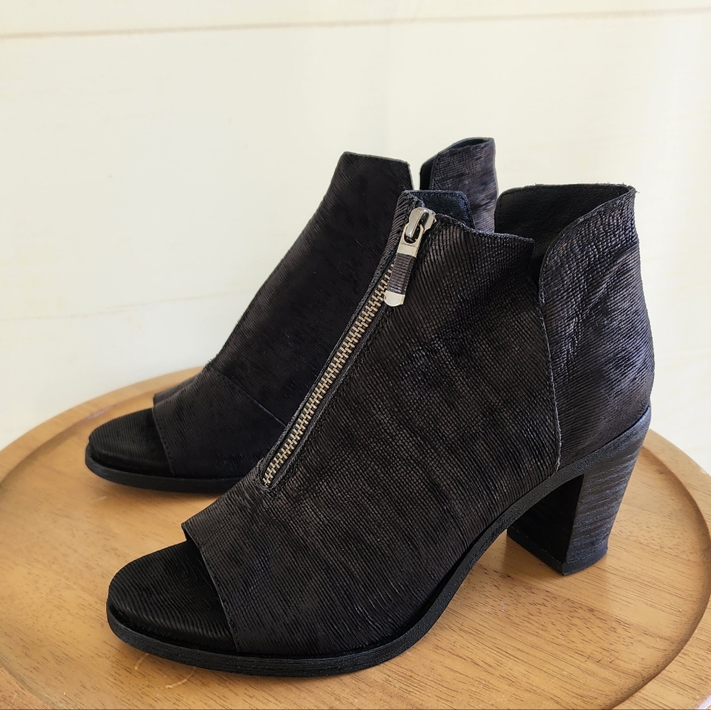 Eileen Fisher Peep Toe Heeled Boots